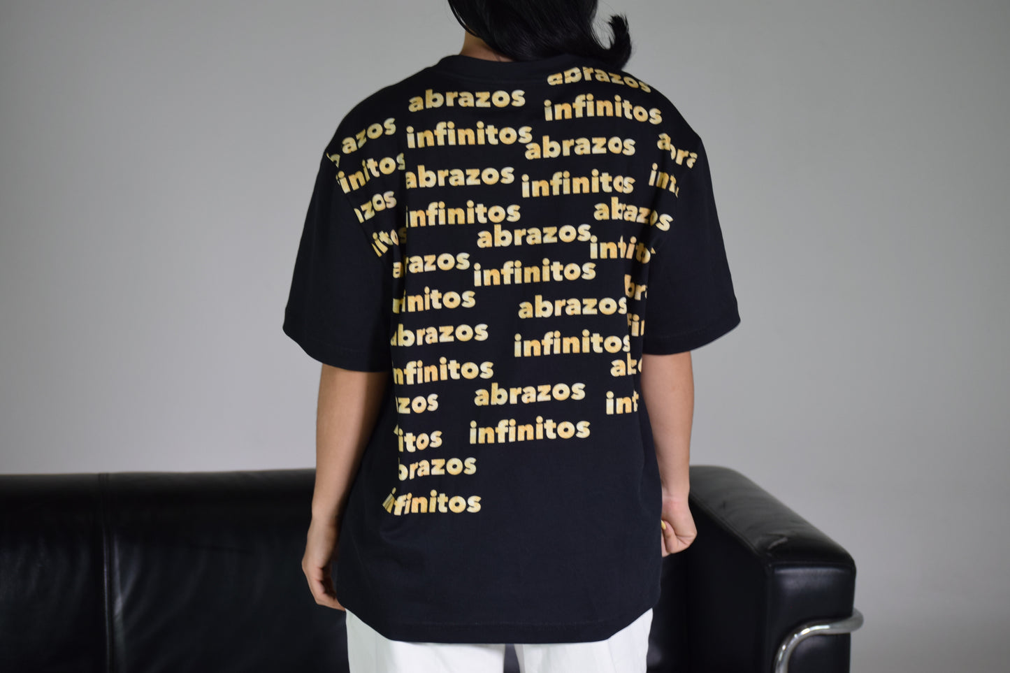 abrazos infinitos boxy unisex tshirt